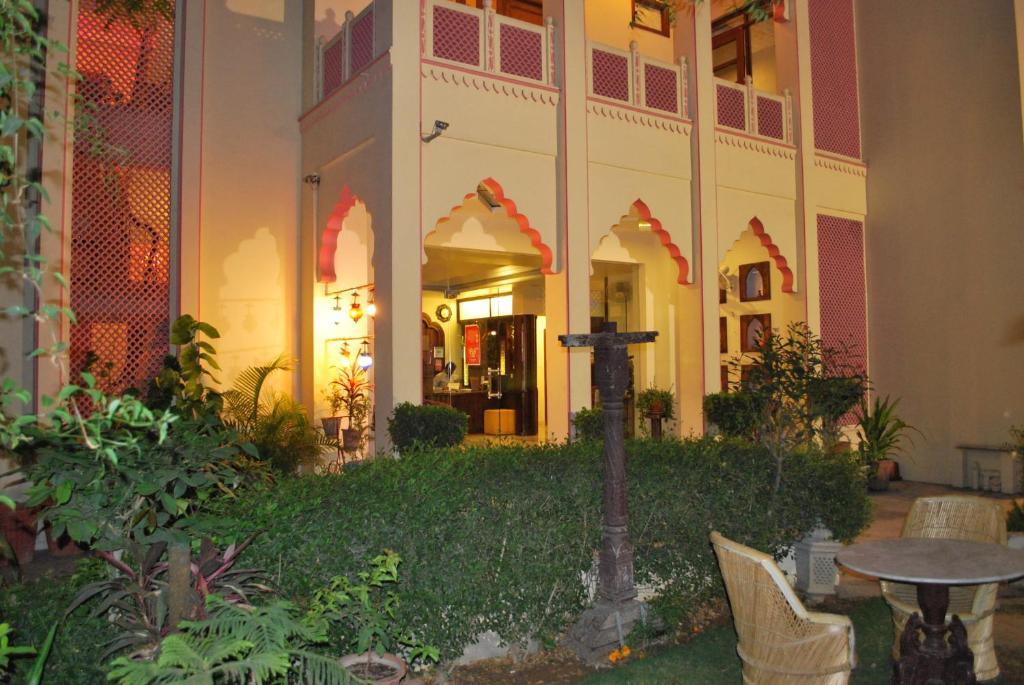 Hotel H R Palace Джайпур Екстериор снимка