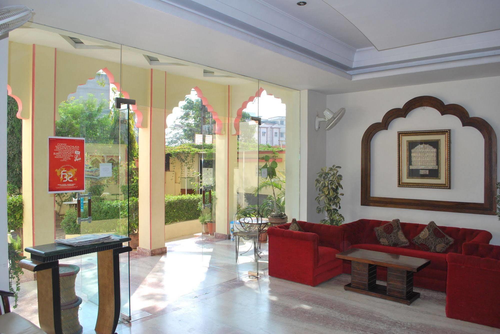 Hotel H R Palace Джайпур Екстериор снимка